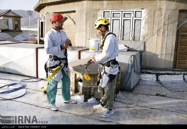 شست و شوی گنبد حرم شاهچراغ (عکس)