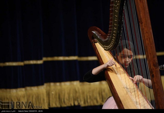 کمدی موزیکال «خروس زری ، پیرهن پری» (عکس)