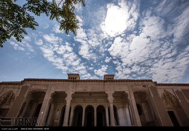 کرمان؛ عمارت «شترگلو» در معرض تخریب (عکس)