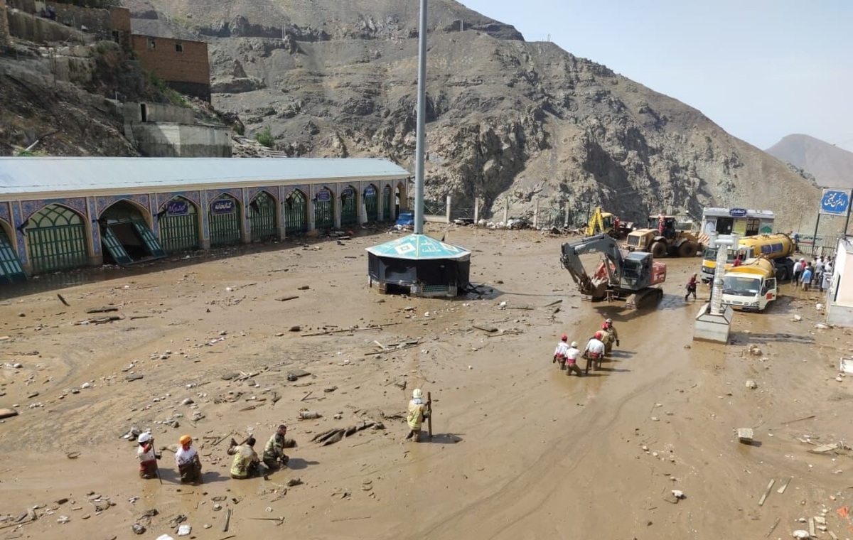 هلال احمر: محال است ۲۰۰ نفر در زیرآوار سیل امام‌زاده داوود باشند/ اگر کسی مدعی مفقودی است به ما اعلام کند